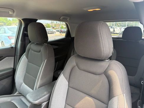 Used 2025 Chevrolet TrailBlazer LT FWD image 23