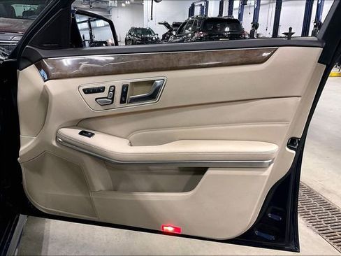 Used 2015 Mercedes-Benz E 350 4MATIC Sedan image 24