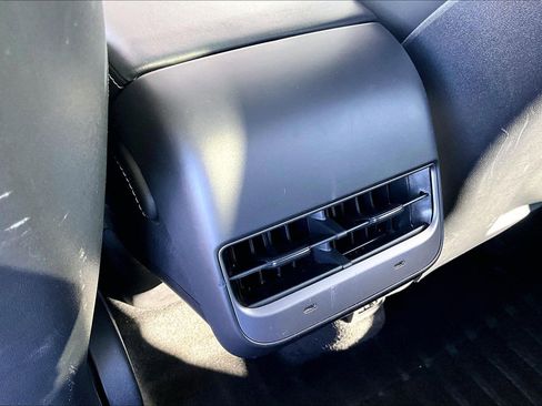 Used 2021 Tesla Model Y Performance image 31