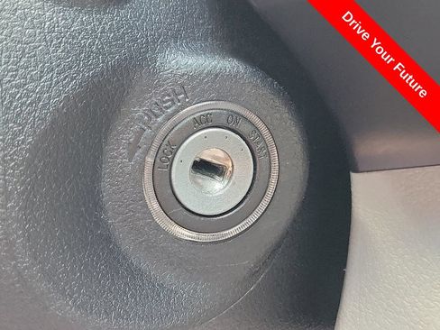 Used 2017 Toyota Camry LE FWD image 9