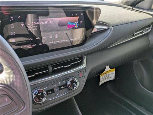 New 2025 Buick Envista Preferred w/ Advanced Safety Package image 12