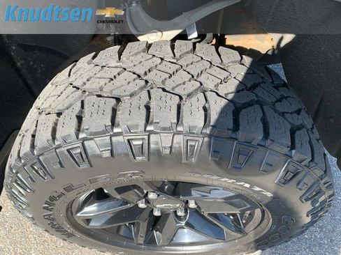 Used 2020 Chevrolet Silverado 1500 Custom Trail Boss w/ Custom Convenience Package image 10