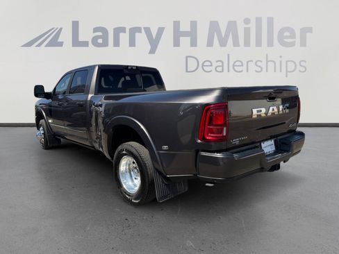 Used 2025 RAM 3500 Limited AWD/4WD image 3