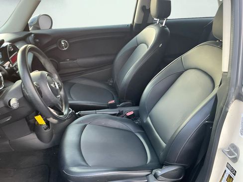 Used 2014 MINI Cooper 2-Door Hardtop image 2