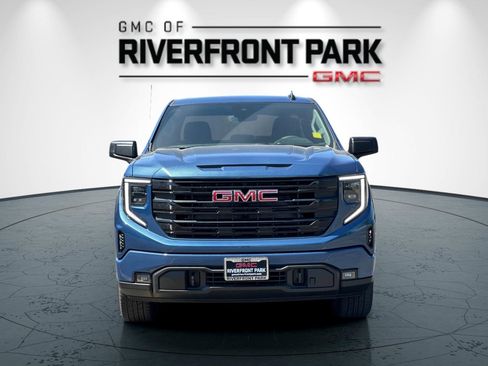 New 2025 GMC Sierra 1500 Elevation image 8