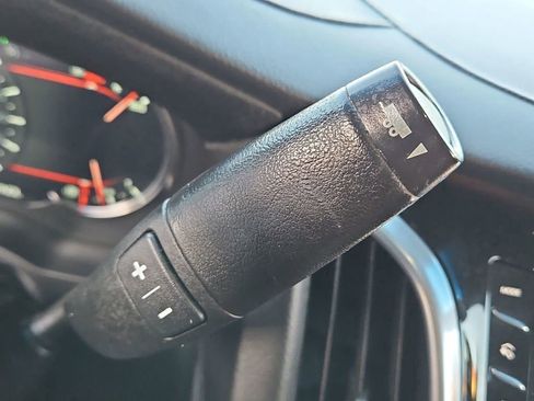 Used 2020 Cadillac Escalade ESV Premium Luxury w/ Escalade Sport Edition image 16