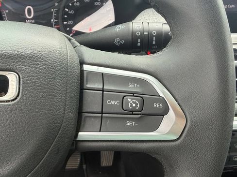 Used 2024 Jeep Compass Latitude AWD/4WD image 36