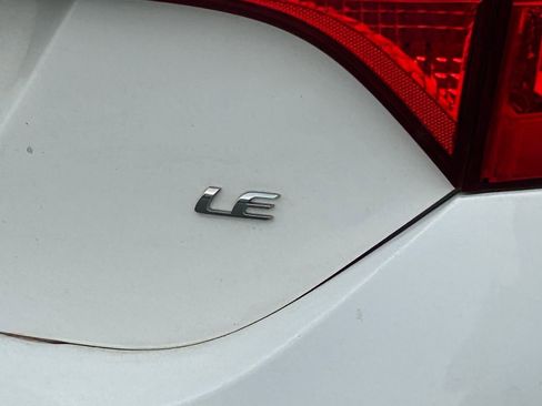 Used 2017 Toyota Corolla L image 6