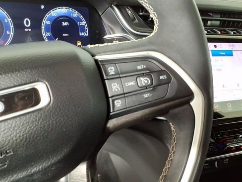 Used 2023 Jeep Grand Cherokee L Limited image 17