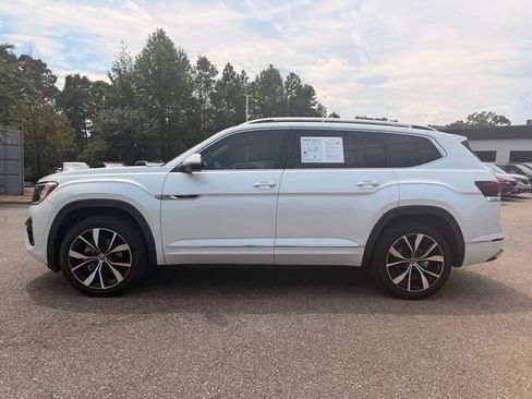 Used 2024 Volkswagen Atlas SEL Premium R-Line AWD/4WD image 2