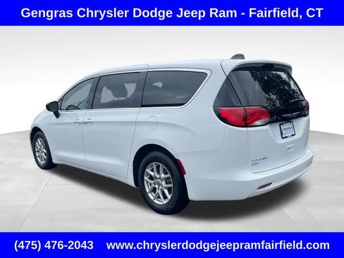 Certified 2024 Chrysler Voyager LX FWD image 5