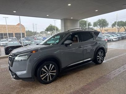 Used 2023 Nissan Pathfinder Platinum w/ Lighting Package (N93)