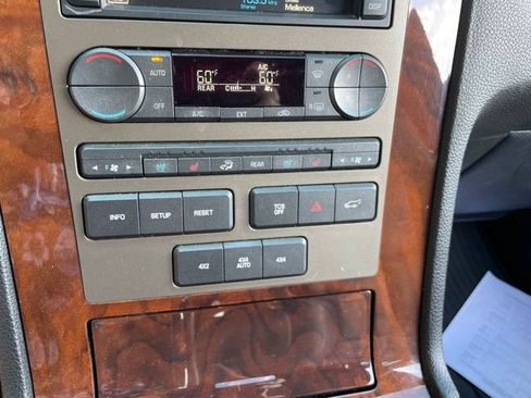 Used 2012 Lincoln Navigator 4WD image 40