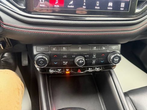 Used 2024 Dodge Durango GT AWD/4WD image 23