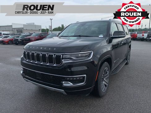 Used 2024 Jeep Wagoneer L Series II w/ Flexible Seating Group AWD/4WD image 1