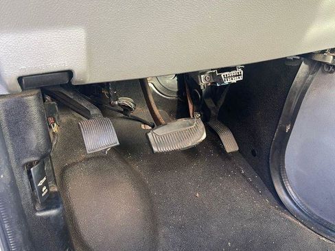 Used 2010 Ford E-350 and Econoline 350 Super Duty RWD image 14