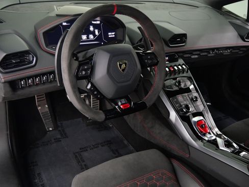 Used 2019 Lamborghini Huracan LP 580-2 RWD image 13