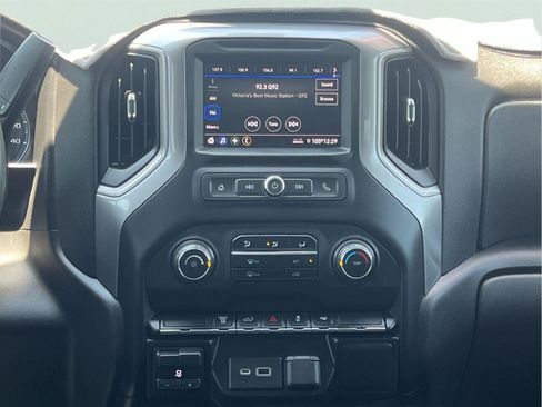 Used 2021 Chevrolet Silverado 2500 Custom w/ Custom Value Package RWD image 33
