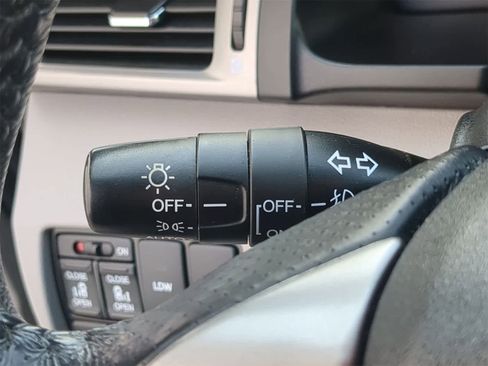 Used 2016 Honda Odyssey Touring Elite image 35