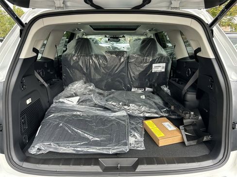 New 2025 Subaru Ascent Limited image 18