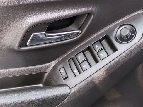 Certified 2020 Chevrolet Trax LT image 22