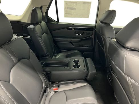 New 2025 Honda Pilot Touring image 40