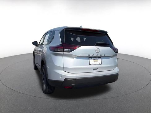 Used 2025 Nissan Rogue SV FWD image 11