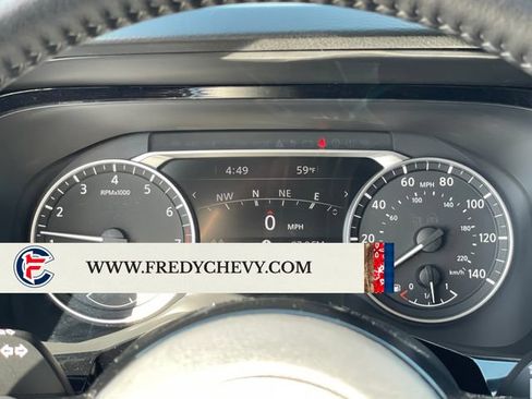 Used 2025 Nissan Pathfinder SL AWD/4WD image 15
