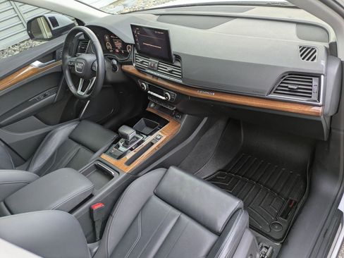 Used 2022 Audi Q5 e Premium w/ Convenience Package image 31