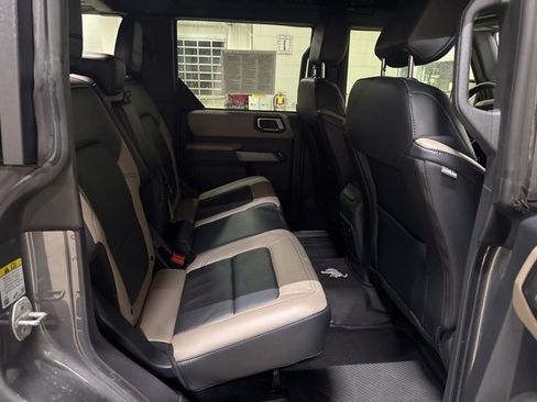 Used 2022 Ford Bronco Wildtrak image 13