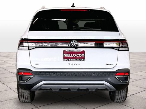 New 2026 Volkswagen Taos SE AWD/4WD image 6