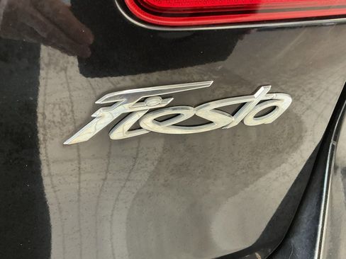 Used 2013 Ford Fiesta SE image 20