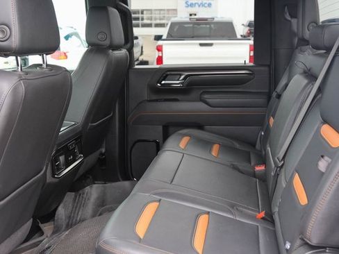 Used 2025 GMC Sierra 2500 AT4 image 14