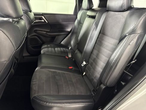 Used 2022 Mitsubishi Outlander SE AWD/4WD image 12