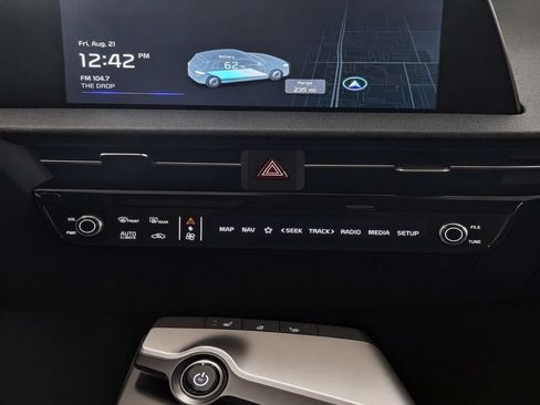 Certified 2024 Kia EV6 Light AWD/4WD image 26
