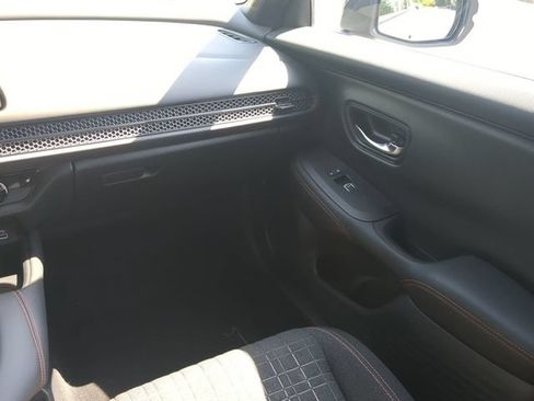 Used 2025 Honda HR-V Sport image 16