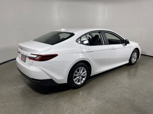 Used 2025 Toyota Camry LE FWD image 3