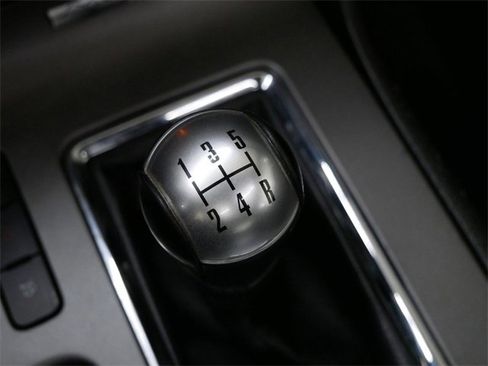 Used 2010 Ford Mustang GT image 22