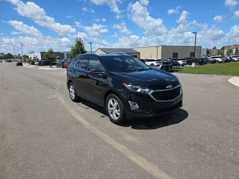 Used 2019 Chevrolet Equinox LT w/ LT True North Edition AWD/4WD image 3