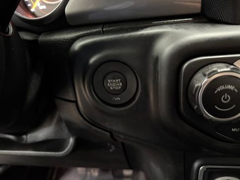 Used 2018 Jeep Wrangler Unlimited Sahara w/ Dual Top Group image 17