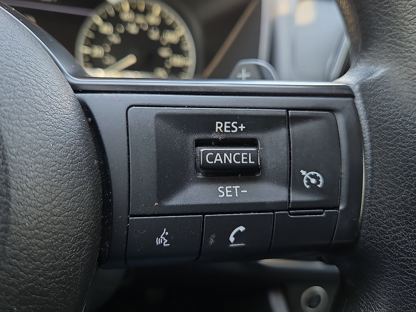 Used 2023 Nissan Rogue S FWD image 20