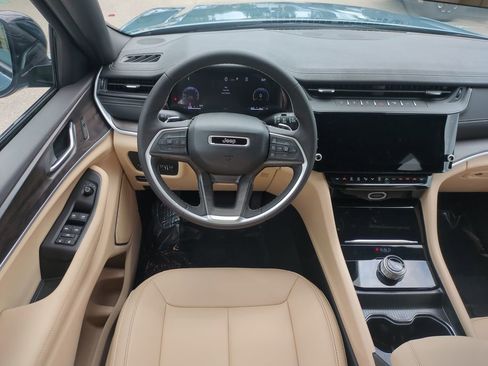 New 2026 Jeep Grand Cherokee Limited RWD image 17