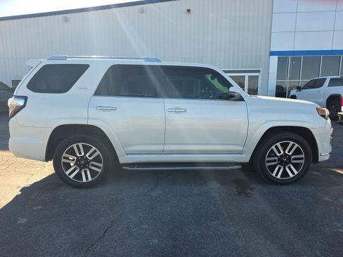 Used 2017 Toyota 4Runner Limited image 8