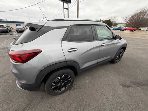 Used 2023 Chevrolet TrailBlazer LT w/ LPO, Blackout Package image 4