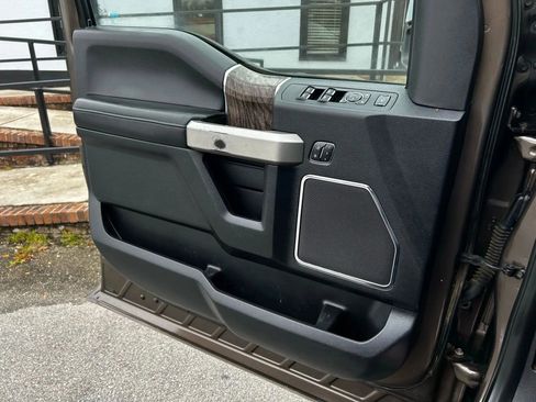 Used 2017 Ford F350 Lariat w/ Chrome Package image 35