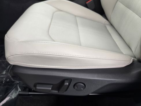 Used 2024 Kia Niro EX Touring FWD image 9