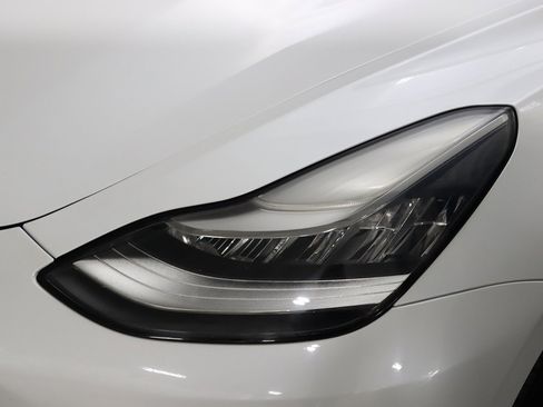 Used 2020 Tesla Model 3 Performance image 14