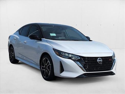 New 2025 Nissan Sentra SR w/ SR Premium Package FWD image 3