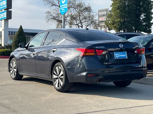 Used 2019 Nissan Altima 2.5 SV image 5