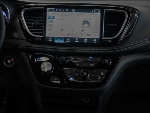 New 2026 Chrysler Pacifica Select image 21